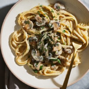 Creamy Mushroom Pasta Recipe: Delicious and Easy to Make!